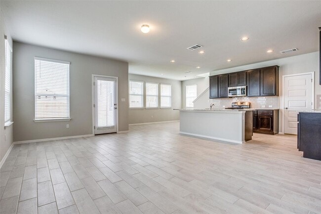 Photo - 146 White Dunes Dr