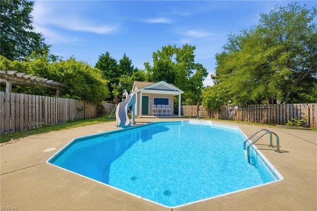 Photo - 103 Jessica Dr