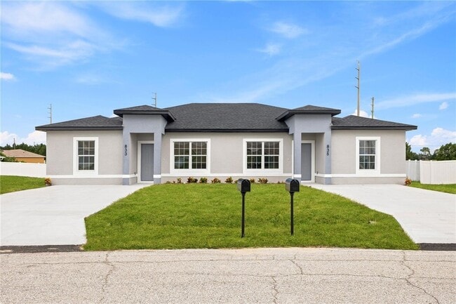 Photo - 833 Colville Dr