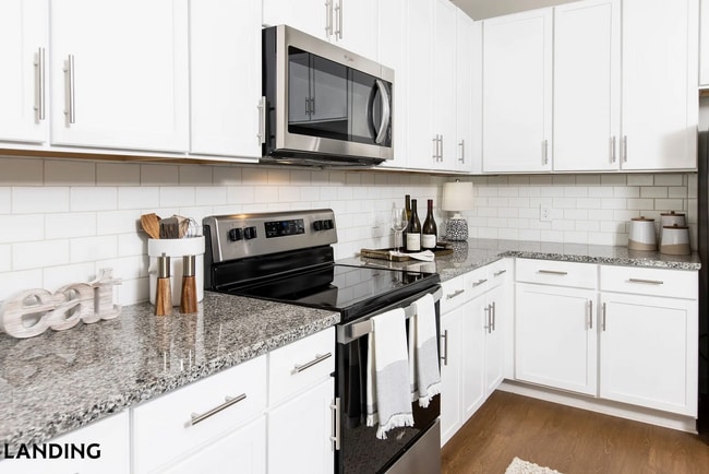 Photo - 3237 Memorial Blvd Unit 6107