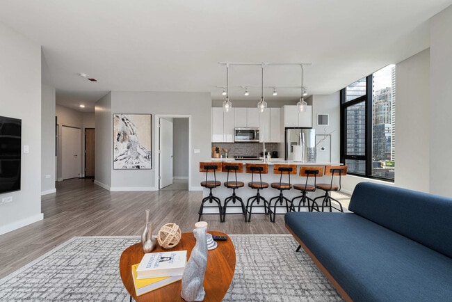 Photo - 823 N Clark St Unit ID1029593P