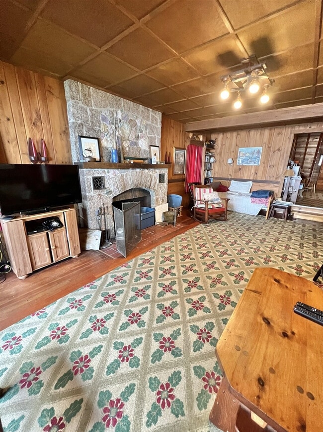 Building Photo - 36 Oak Rd Unit ID1255619P