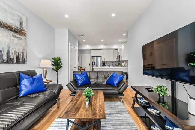 Photo - 1011 Bennington St Unit SI ID1343243P