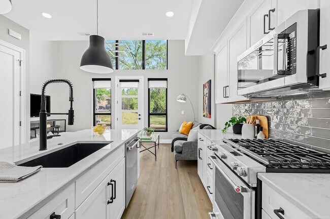 Photo - 434 W Tienken Rd