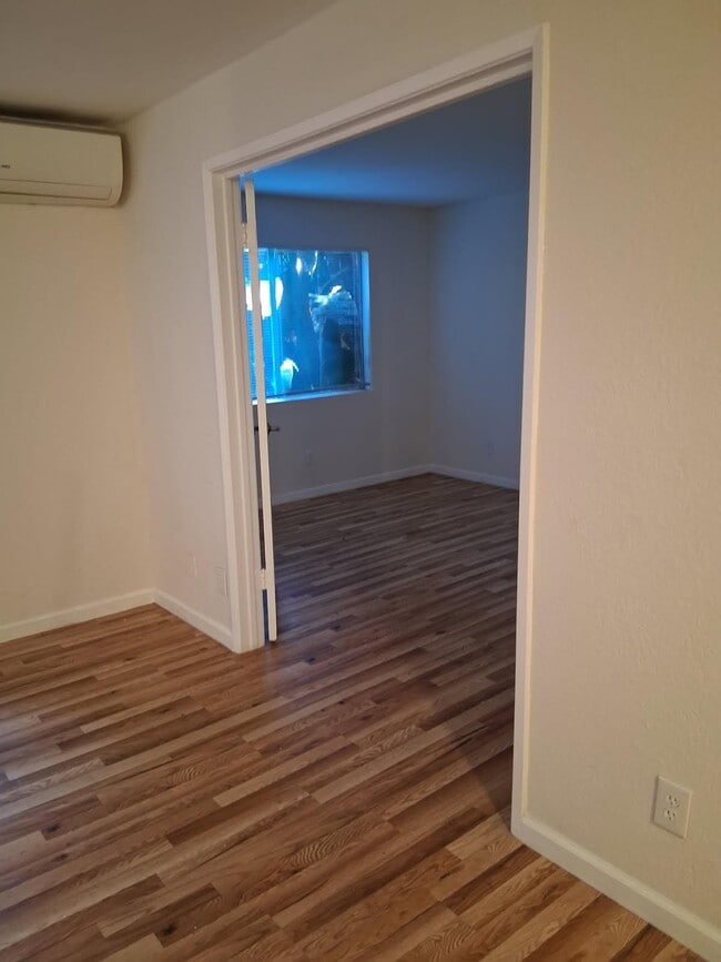 Photo - Tarzana Tennis Club Apartments