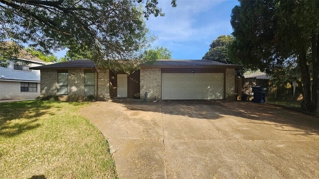 Building Photo - 15303 Gran Vista Dr