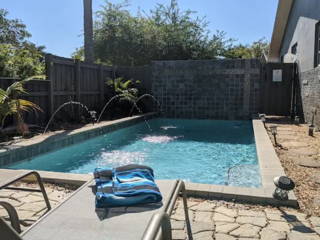 Photo - 2225 NE 14th Ave Unit ID1056361P