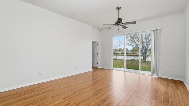 Photo - 9923 52nd St E