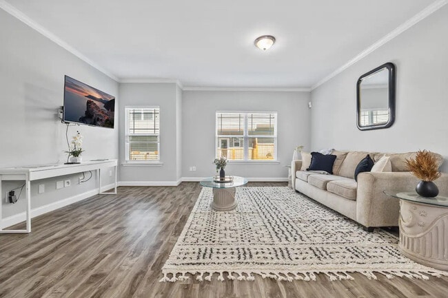 Building Photo - 1365 Memorial Dr SE Unit SI ID1609617P