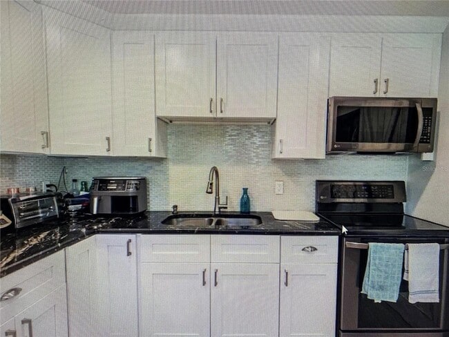 9725 Alsobrook Ave Rental Riverview - Image
