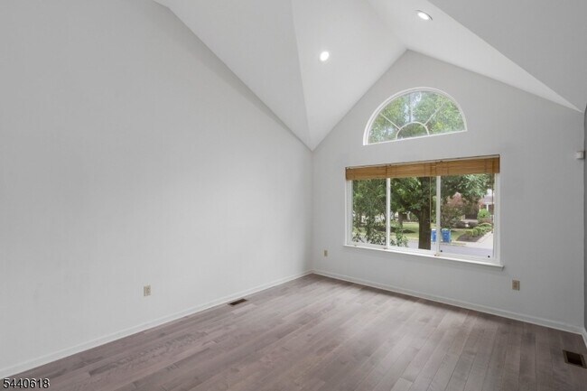 Photo - 450 Vanderveer Rd