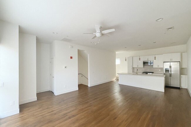 Photo - 1931 N Prairie Ave