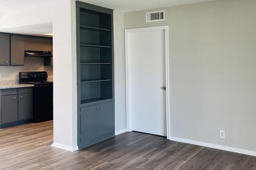 Photo - West End Crossing