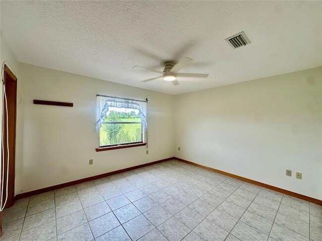 Photo - 709 S Lake Starr Blvd