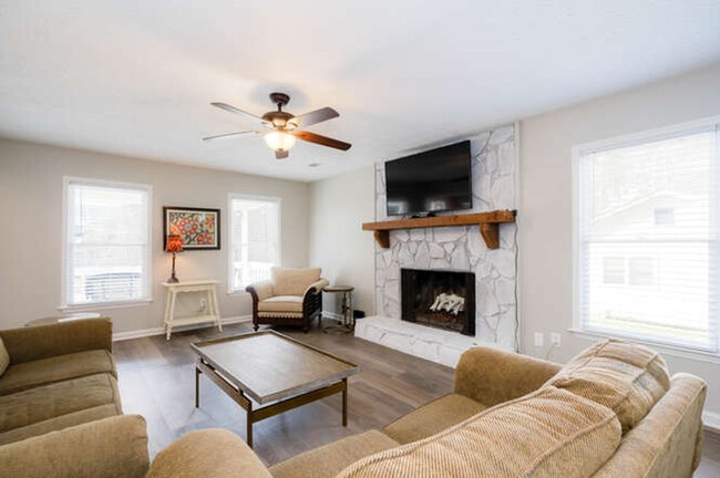 Photo - 1060 Washington Ave Unit ID1289333P