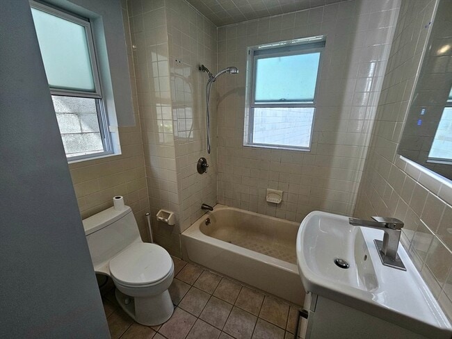 Photo - 5 River St Unit A