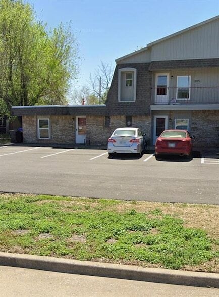 Building Photo - 2264 Donna Dr Unit 1