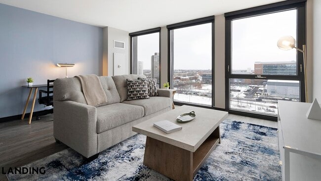 Building Photo - 1922 W Ogden Ave Unit 1114