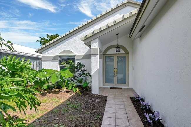 Photo - 215 NW 40th Ave