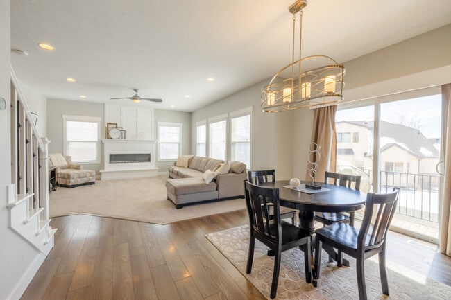 Building Photo - 3857 Ivey Ranch Rd Unit ID1249832P