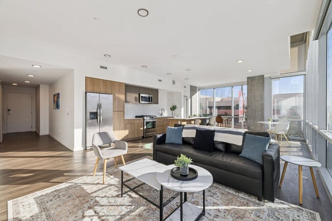 Building Photo - 222 E Jefferson St Unit ID1369273P