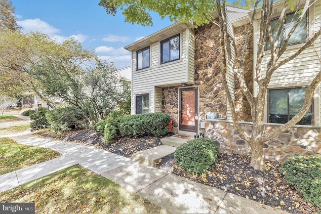 Photo - 18 Flintlock Ln