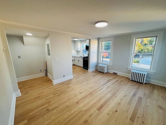 Building Photo - 45 Glen Head Rd