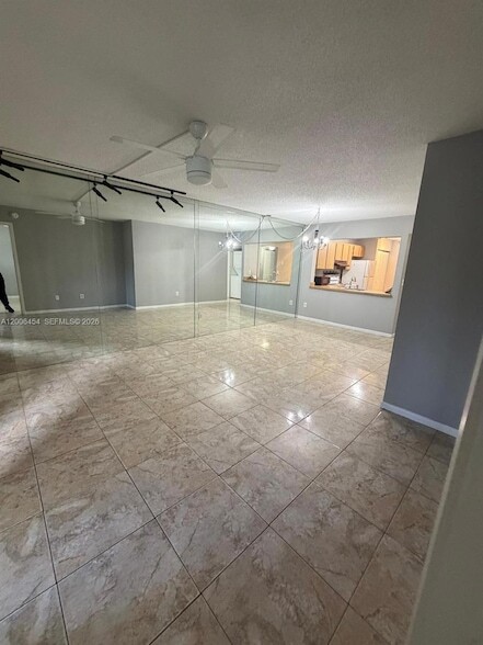 Building Photo - 20825 NE 8th Ct Unit 10319