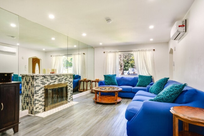 Building Photo - 112 Rockwood Pl Unit ID1300312P