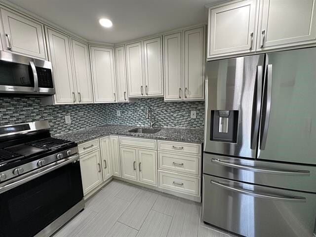 Building Photo - 374 Cator Ave Unit 2
