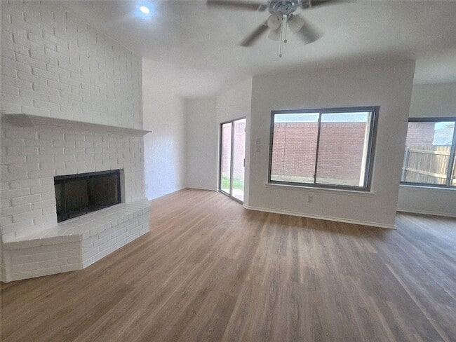 Photo - 802 Headwater Dr