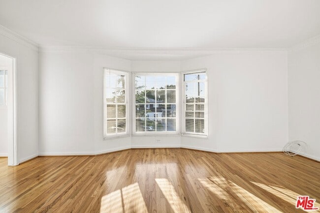 Photo - 5324 Vantage Ave