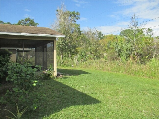 Photo - 1658 Quaker Ln