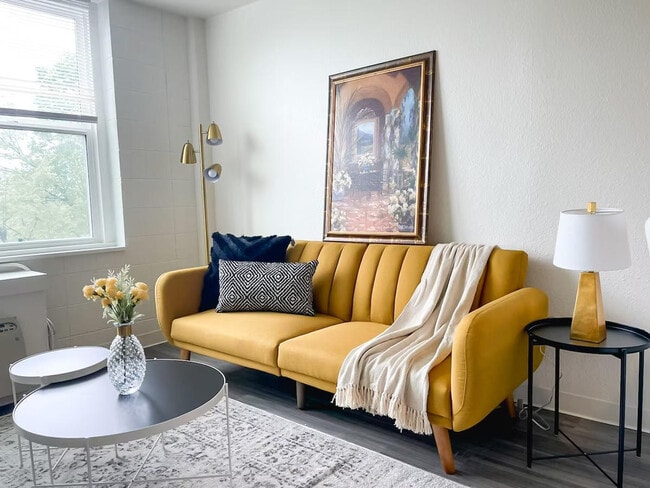 Building Photo - 2515 Burnet Ave Unit ID1036844P