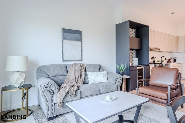 Building Photo - 2623 Keene St Unit 523