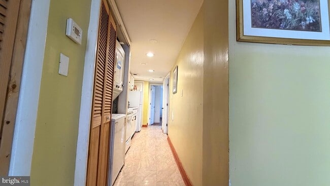 Photo - 830 19th St NE