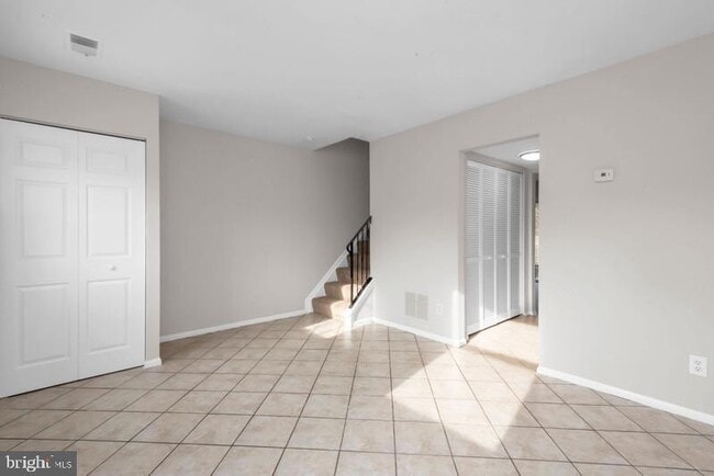 Photo - 45 Heritage Ct