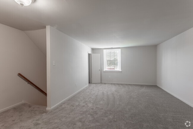 Photo - Landmark at Tuckahoe