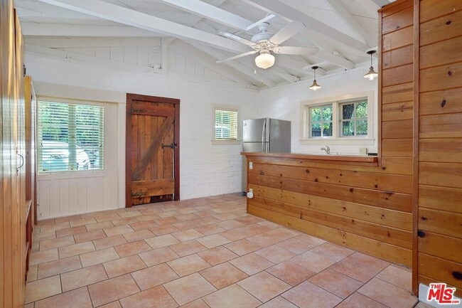 Photo - 21652 Encina Rd