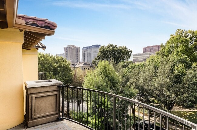 Building Photo - 3818 Holland Ave Unit 304