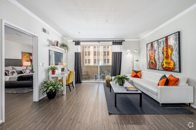 2BR, 2BA - 1038SF - Living Room - Broadway Palace Apartments