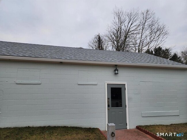 Building Photo - 16 Church St