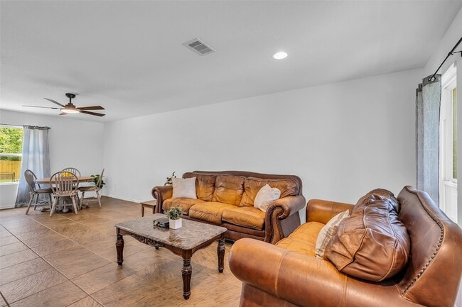 Photo - 16718 Warbler Dr