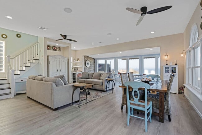 Building Photo - 76 Creek Rd Unit SI ID1510786P