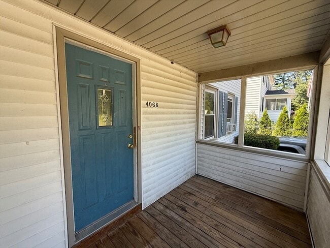 Photo - 4068 Hill St