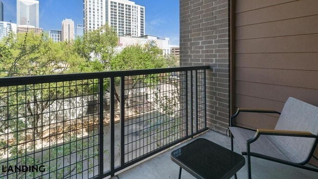 Photo - 1711 Caroline St Unit 335
