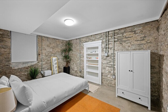 Photo - 2 Hust Alley Unit ID1303117P