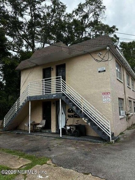Building Photo - 1823 W 6th St Unit 2-0