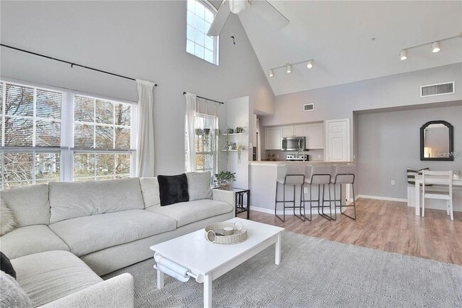 Photo - 5570 Rosehill Rd Unit 204