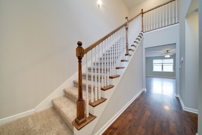 Photo - 226 Saxony Way